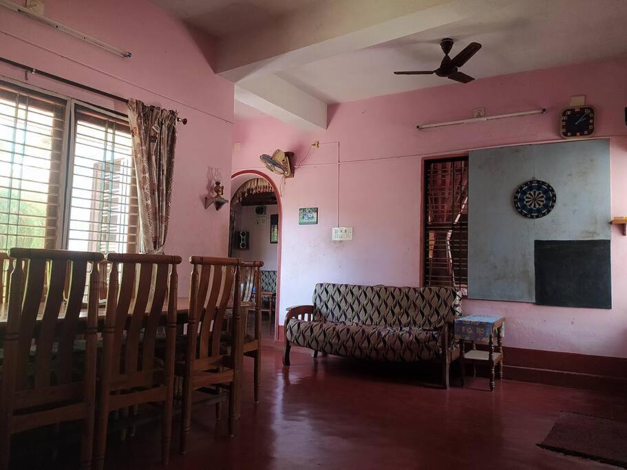 Runnin Airport - Homestay Gurpur Bagian luar foto