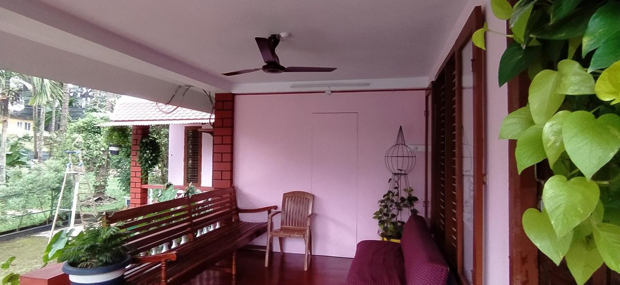 Runnin Airport - Homestay Gurpur Bagian luar foto